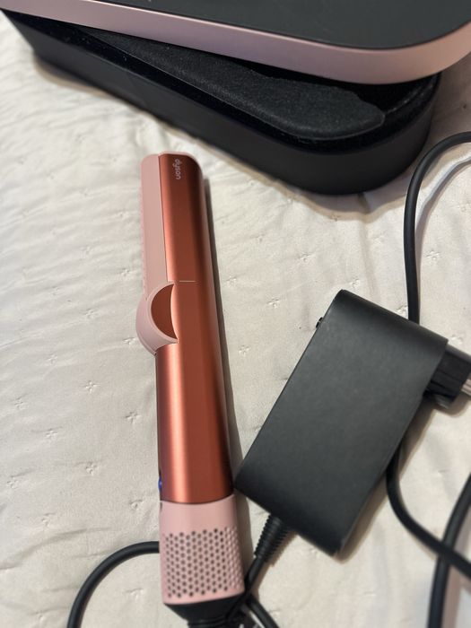 Dyson сешоар преса