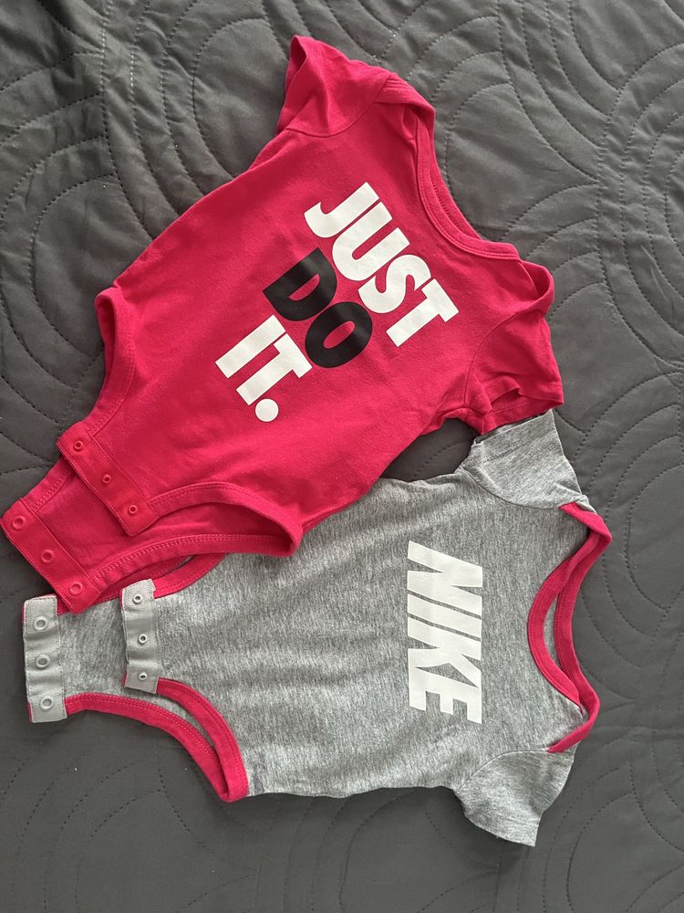 Бебешки бодита Nike