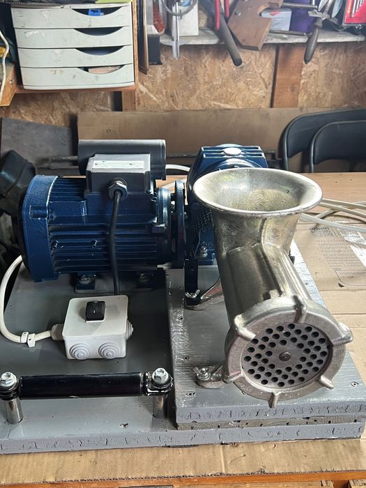 Masina de tocat / macinat carne