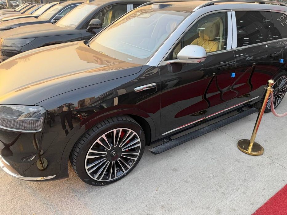 SERES - AITO M9  Ultra