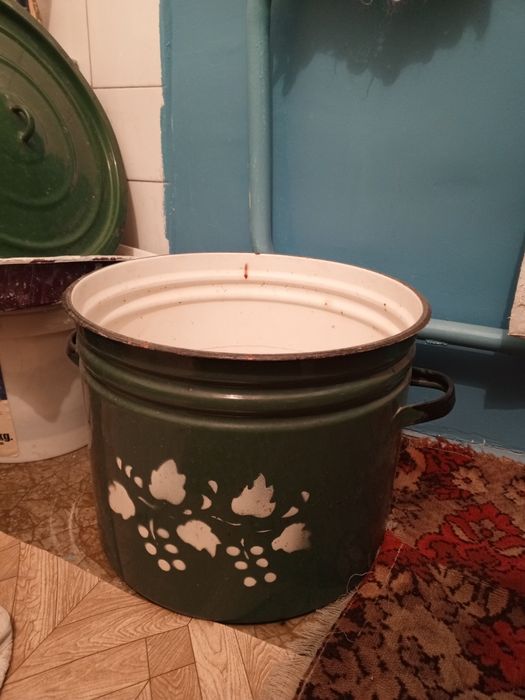 Эмалированная кастрюля, 50л с крышкой