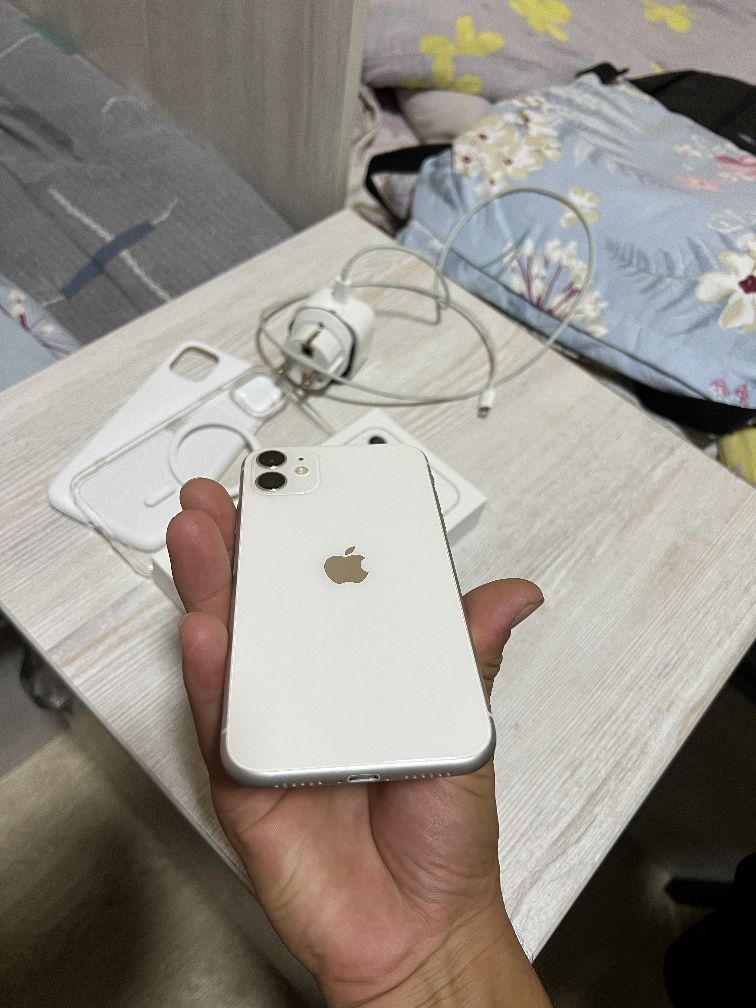 IPHONE 11 Srochni sotiladi