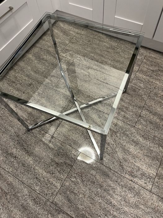 Нова Холна маса метална основа и закалено стъкло