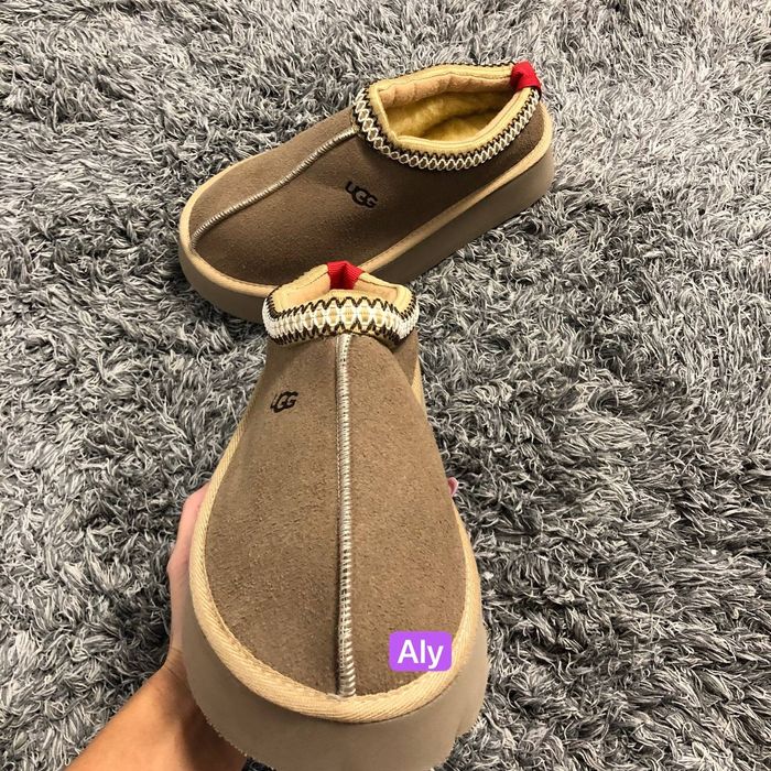 Vând UGG-uri dama