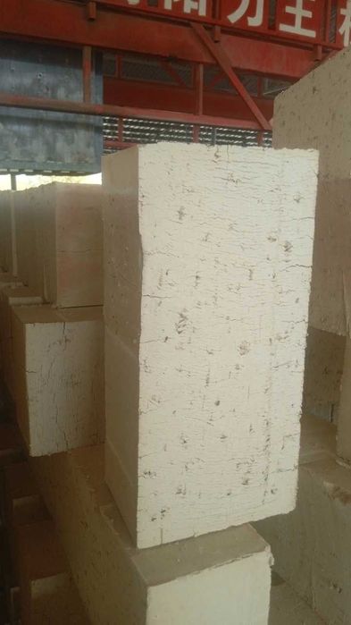 Гишт/gʻisht сотилади(продаются)