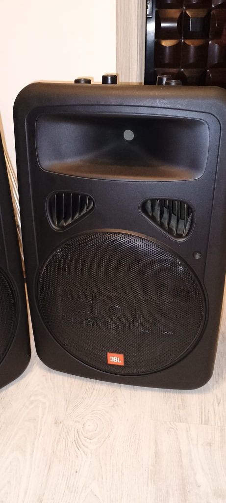 Vând boxe JBL EON 400 W made in SUA