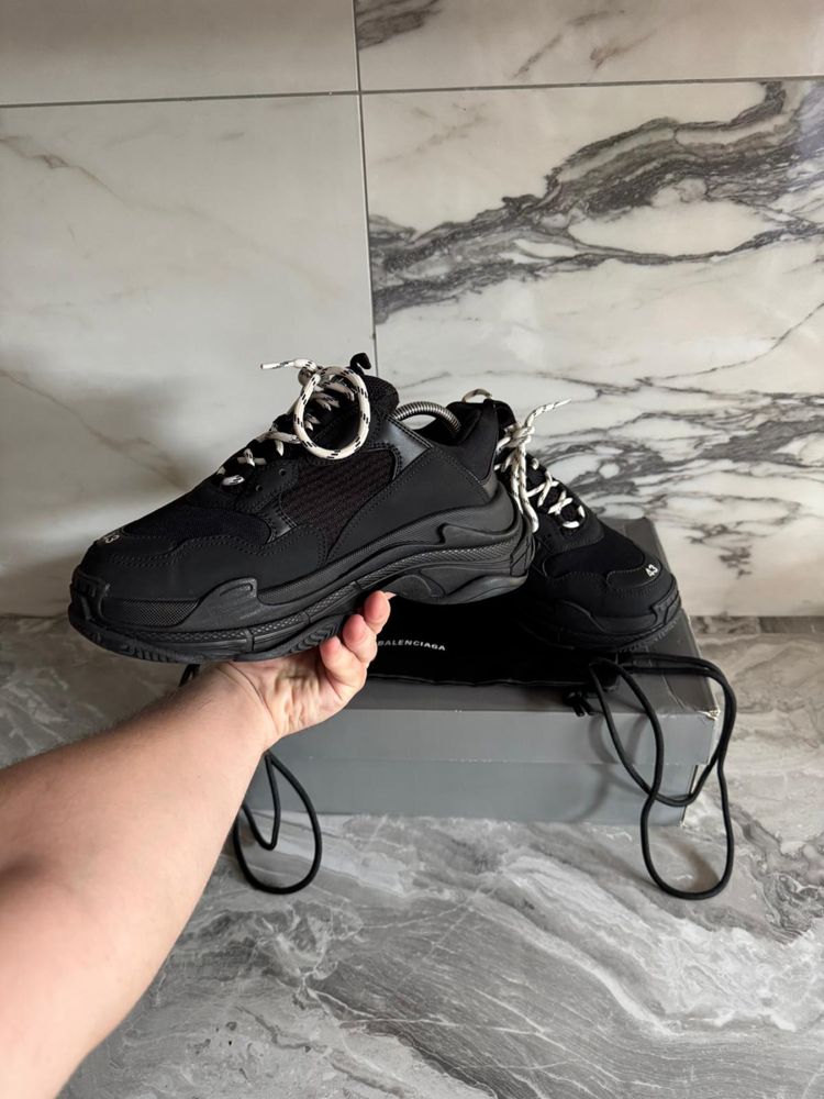 Balenciaga Triple S 43 Black