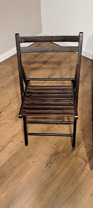 Vând masă cu 6 scaune pliabile