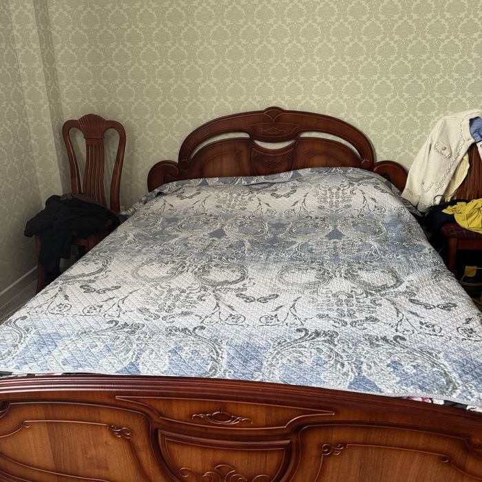 Продам спальний гарнитур