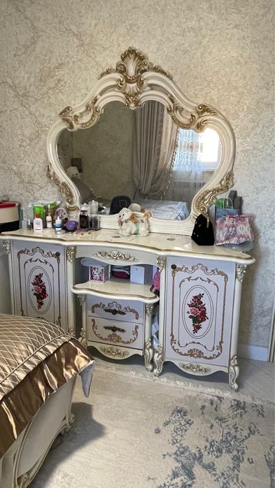 Спальный гарнитур 150 000