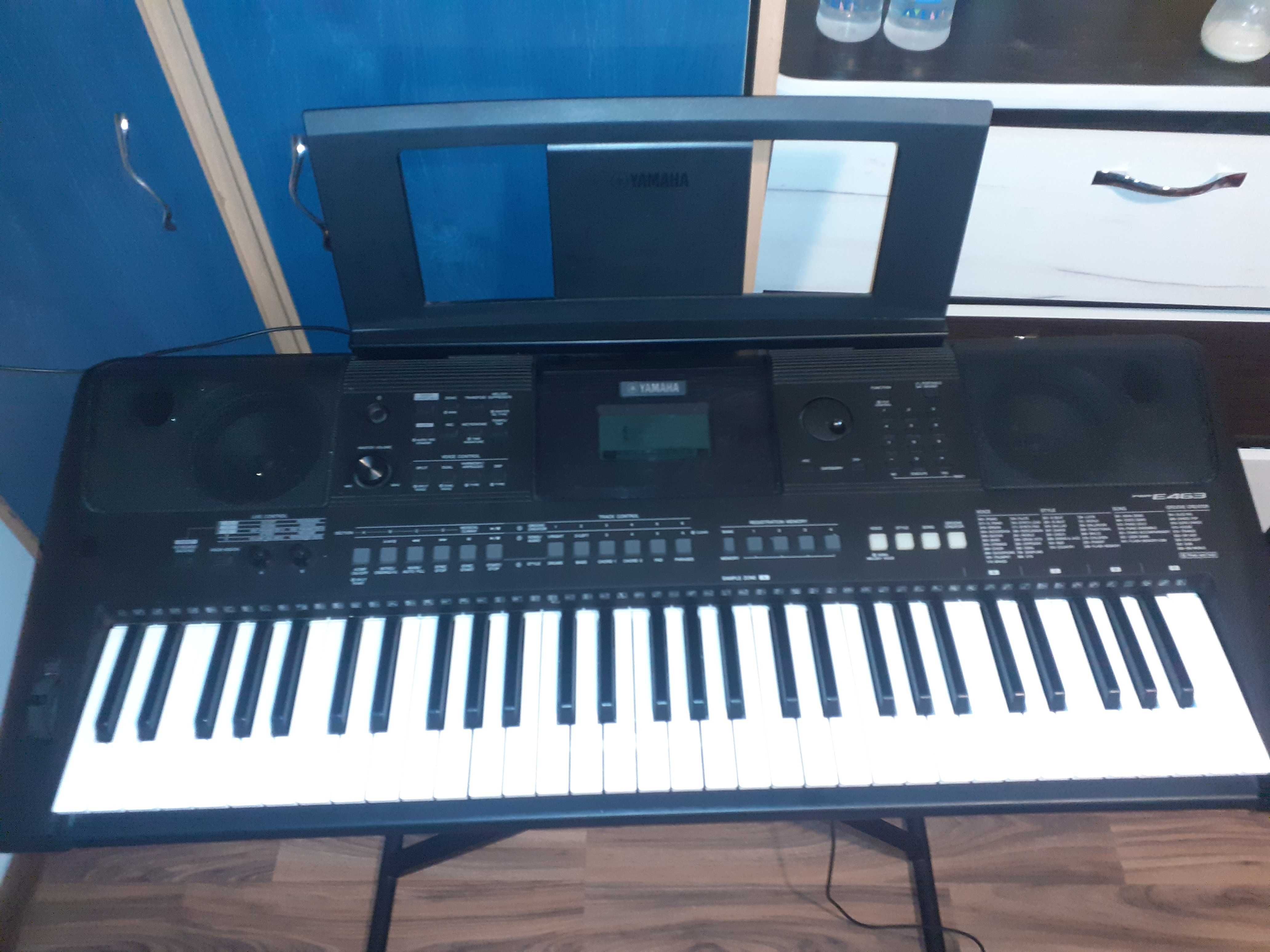 Orga yamaha psr E463