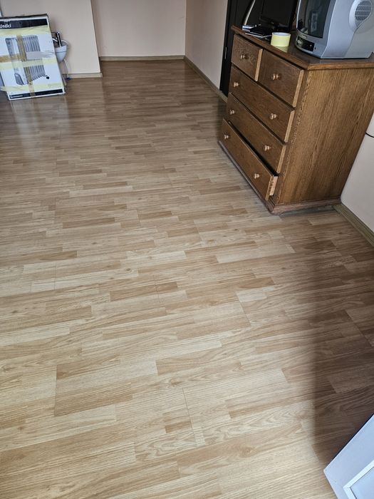 Parchet laminat.