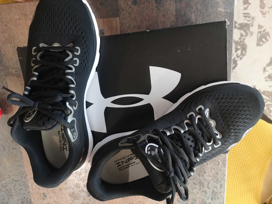 Under Armour infinite 4 маратонки за бягане, чисто нови, номер 43