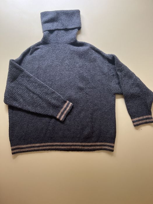 Пуловери и сутшърти