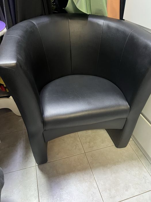 Черно,кожено кресло