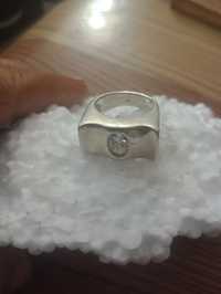 Inel masiv argint 925.cu diamant
