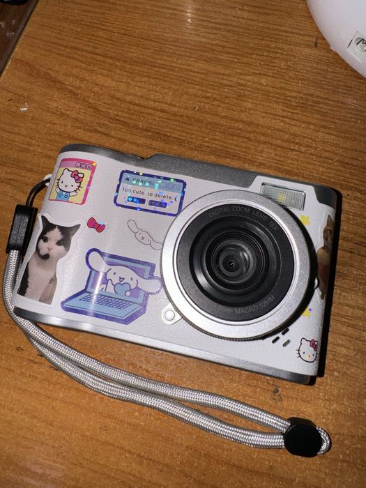 Цифровой фотоаппарат,