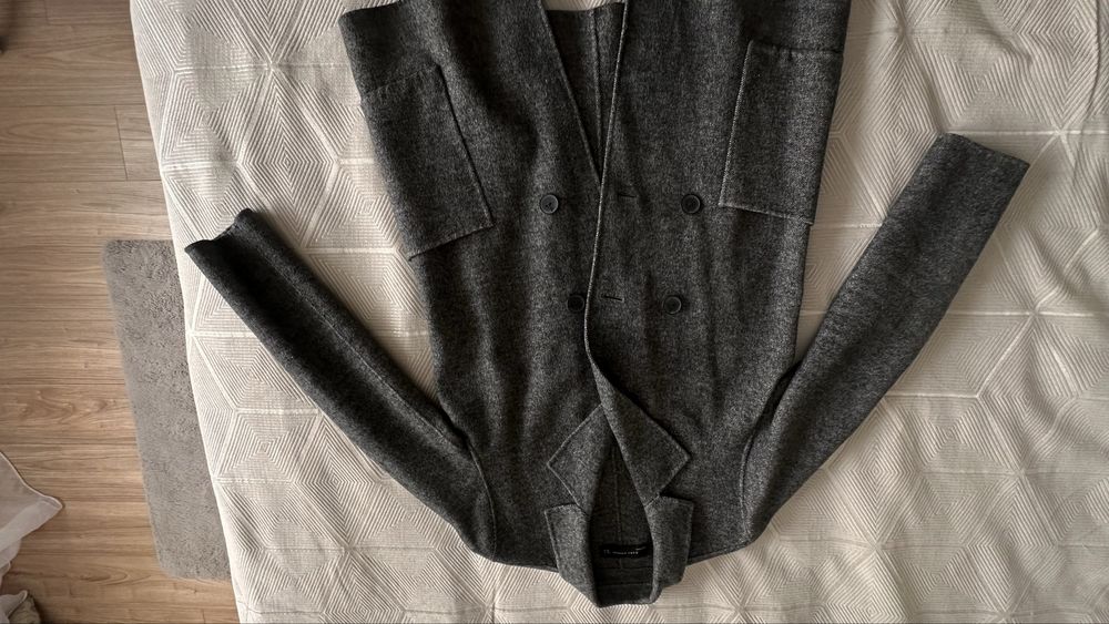 Шестяной жакет Zara
