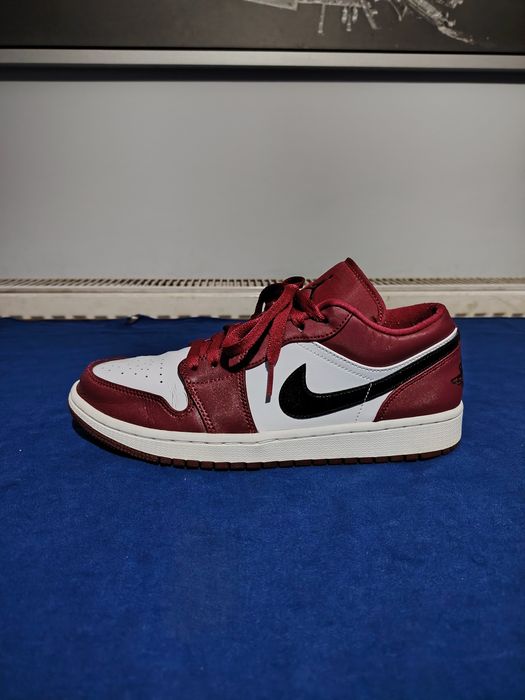 NIKE AIR JORDAN 1 Low  mărimea 42,5, interior 27 cm.