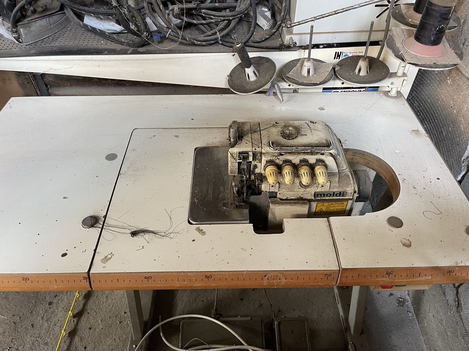 Vand masini de cusut ,de surfilat,masa de calcat profesionale trifazic