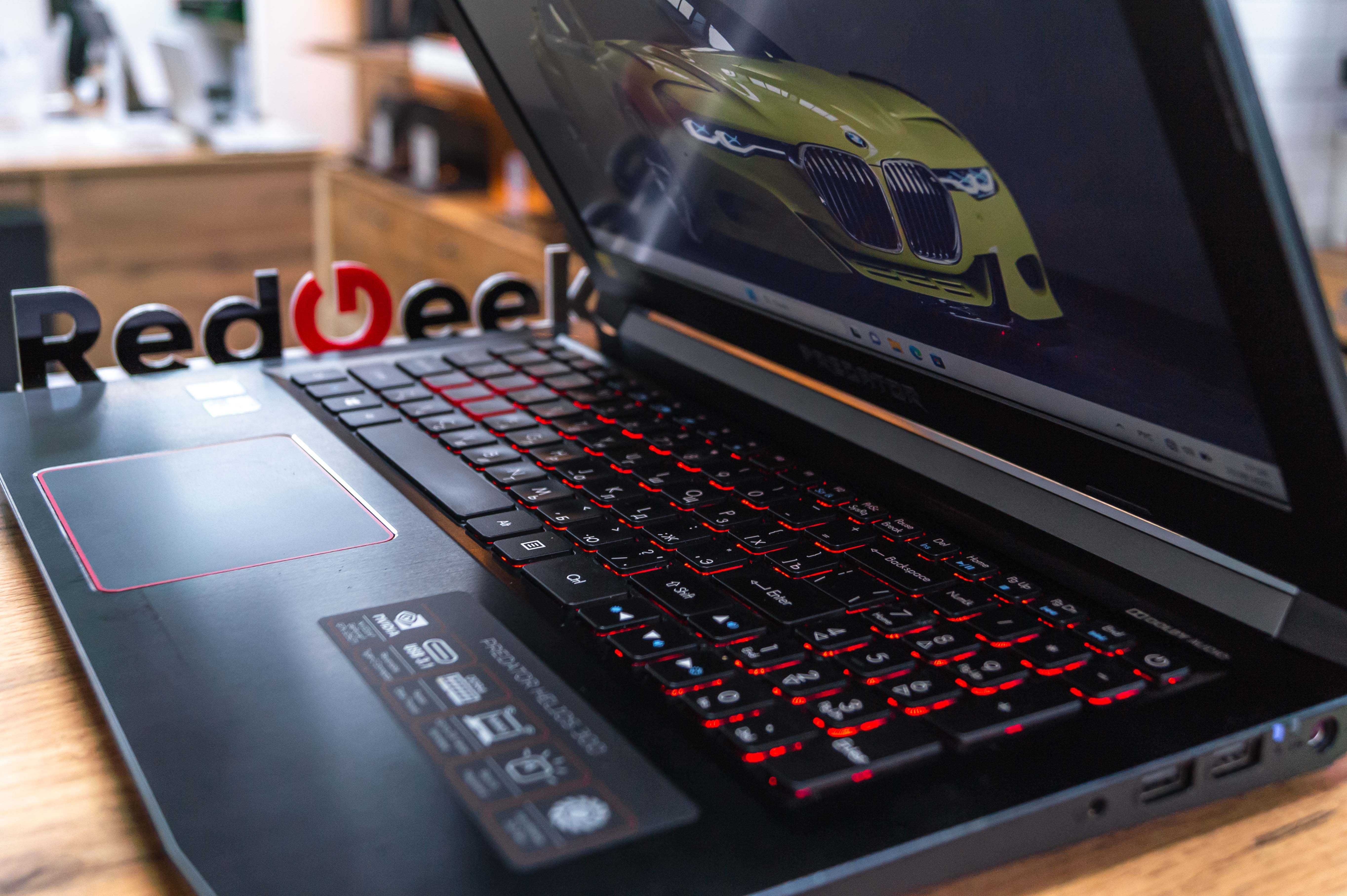 Acer Predator Helios 300 Core i5-8300H GTX 1050Ti HDD 1TB Red Geek