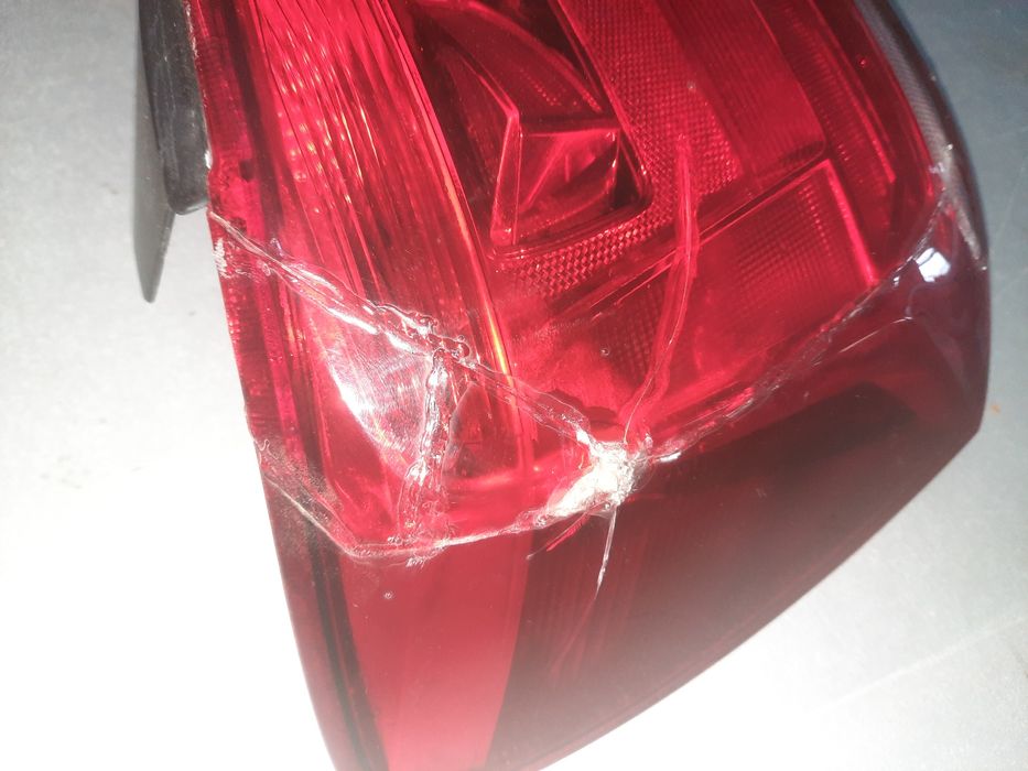 Ляв стоп за VW Polo 5 (6R) 2016 Спукана