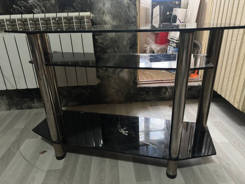 Продам стол для телевизора и колонок и стекляную полку