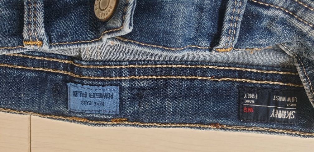 Blugi   Zara-Pepe jeans noi  8 ani
