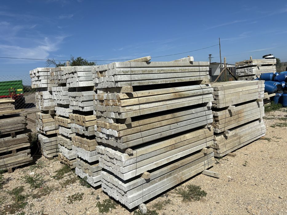 Stalpi beton pentru gard