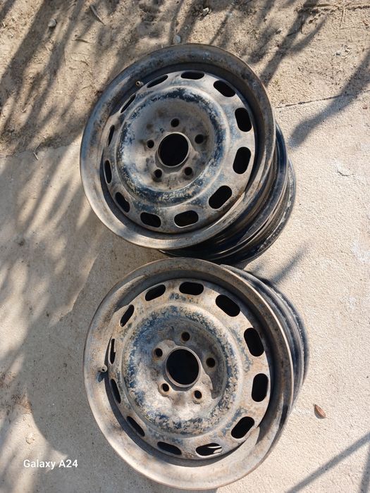 Железный диск бу р15 на мазда птичка