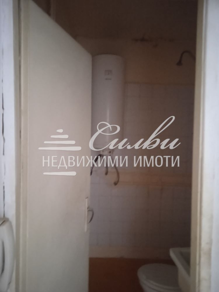 Продава се Едностаен апартамент в Шумен, Добруджански - 38 кв.м за 1530 €/кв.м - Снимка #1