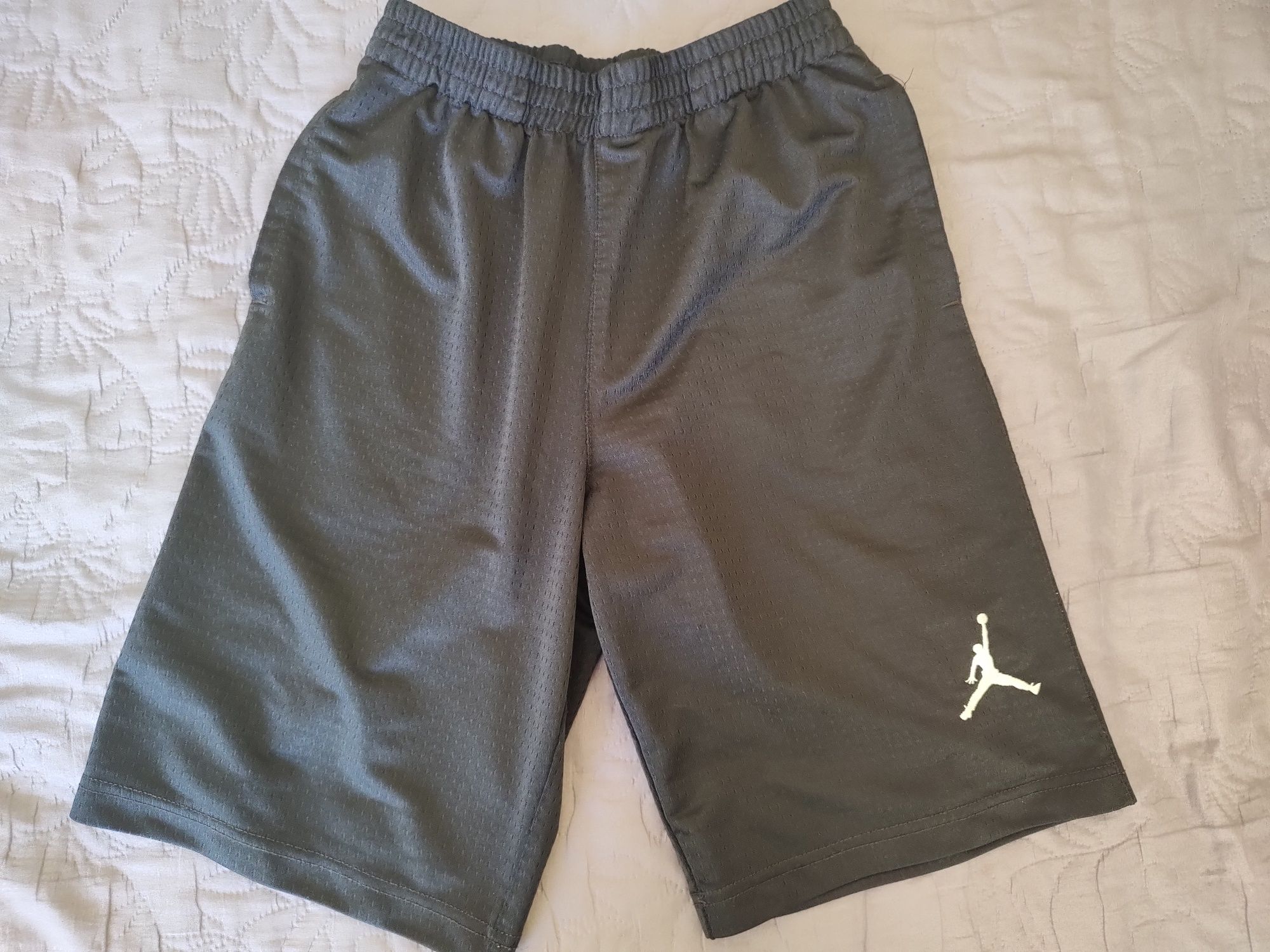Детски оригинални  шорти Nike air Jordan