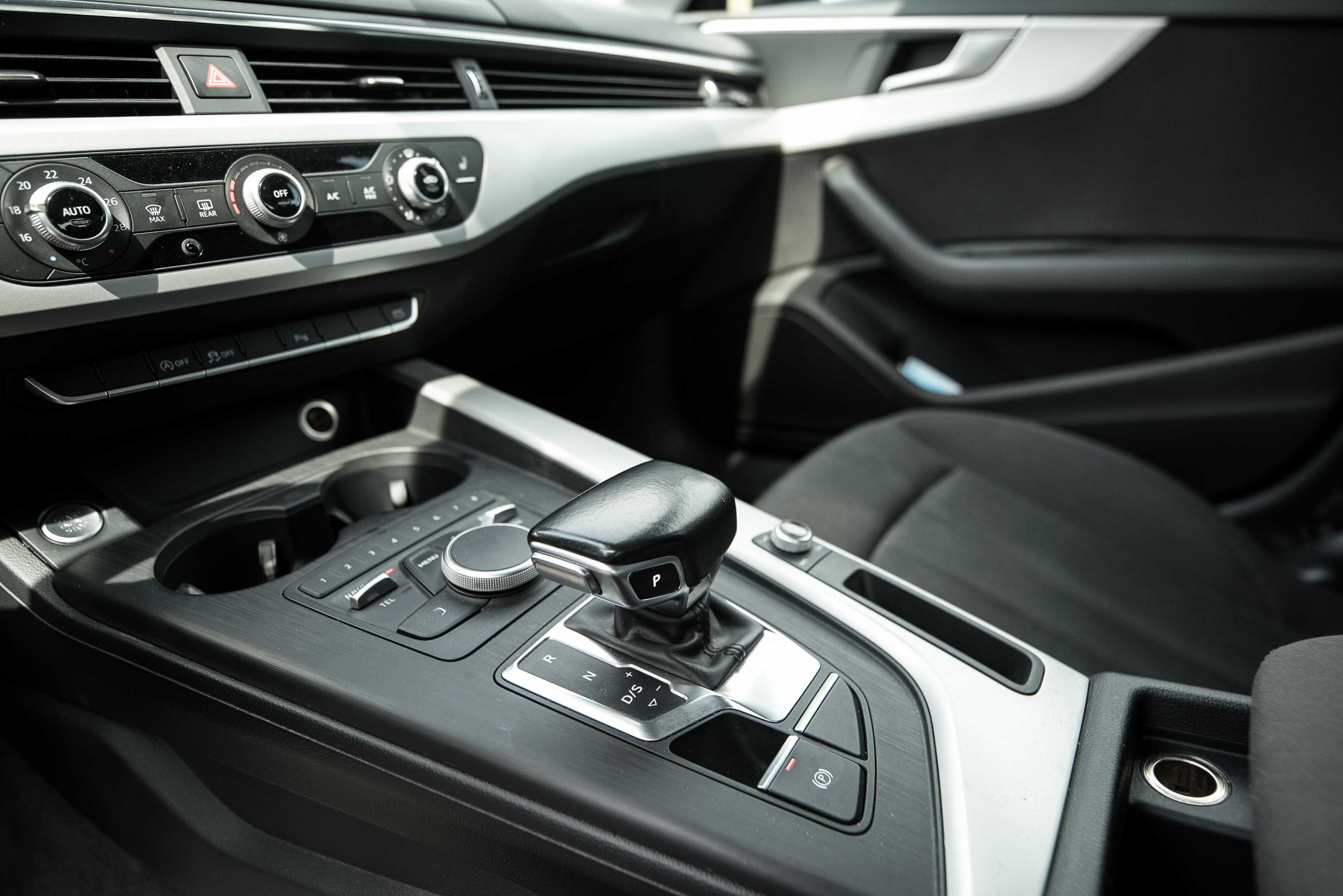Audi A4 2017 impecabila Cutie Automata S-TRONIC 7+1