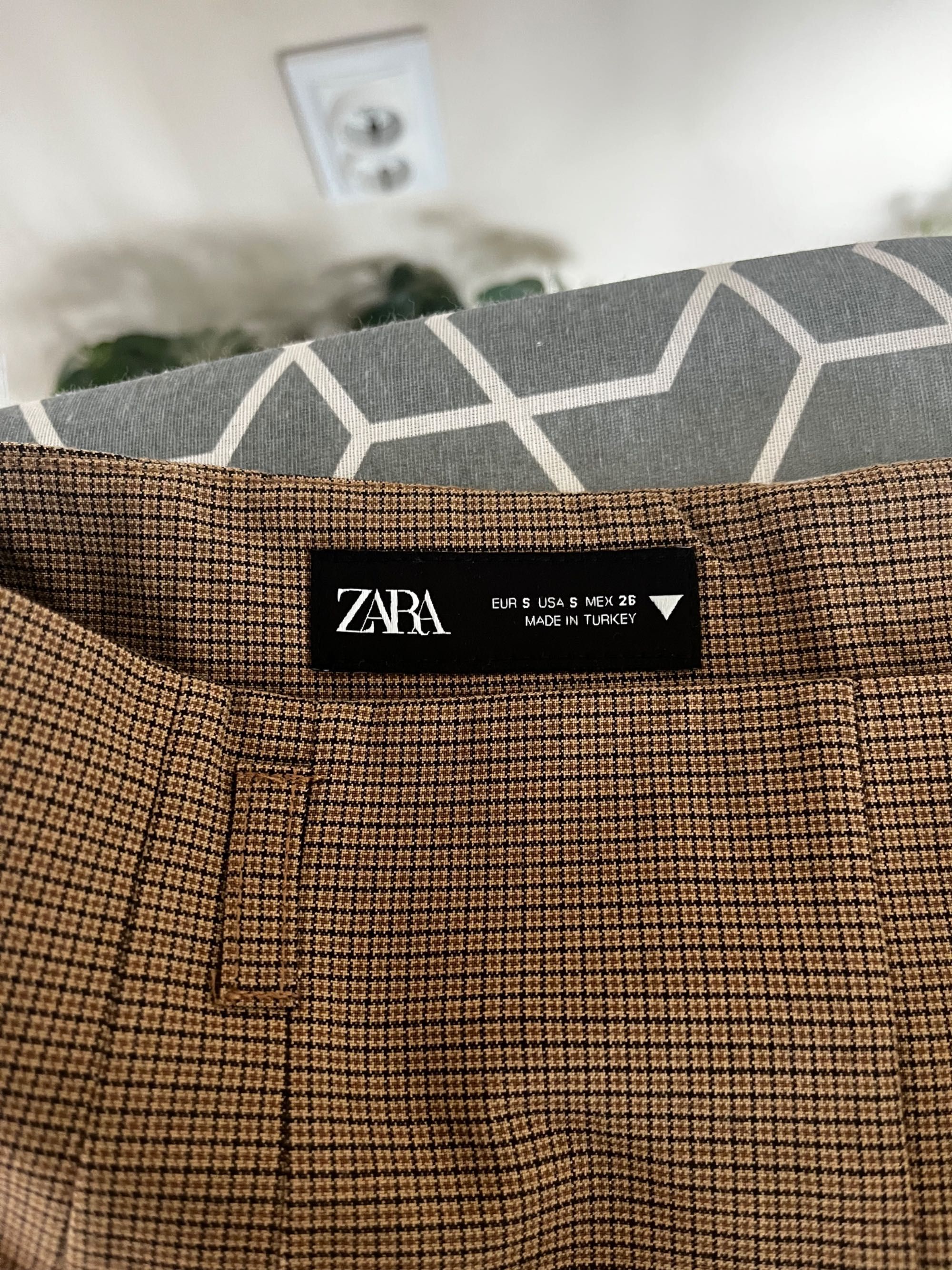 Къси панталонки Zara размер S