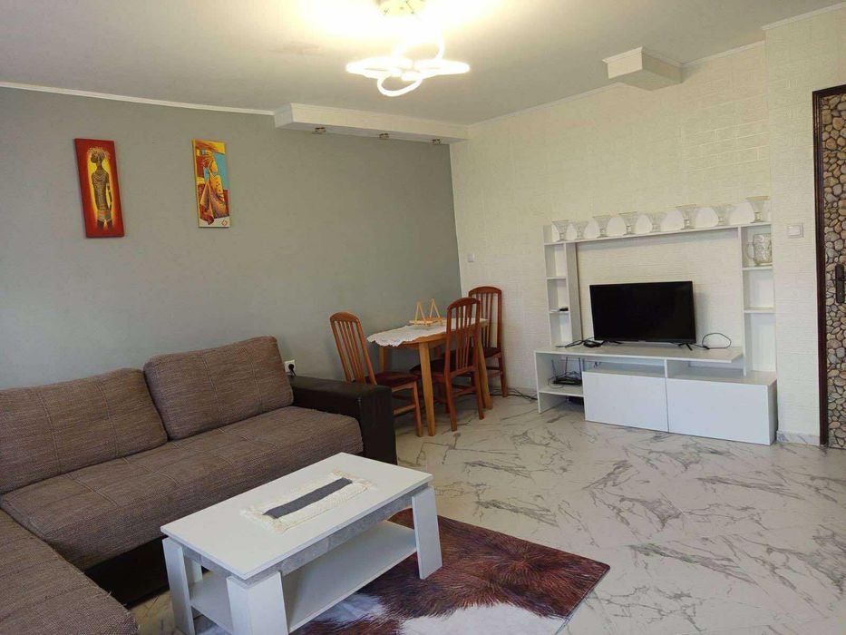 Дава се под наем Етаж от къща в Варна, Аспарухово - 60 кв.м за 306 € - Снимка #1
