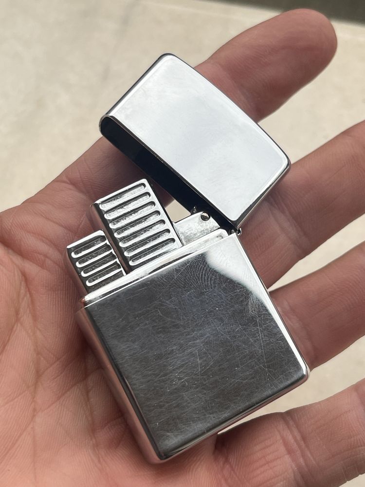 Bricheta zippo Harley Davidson, pe gaz