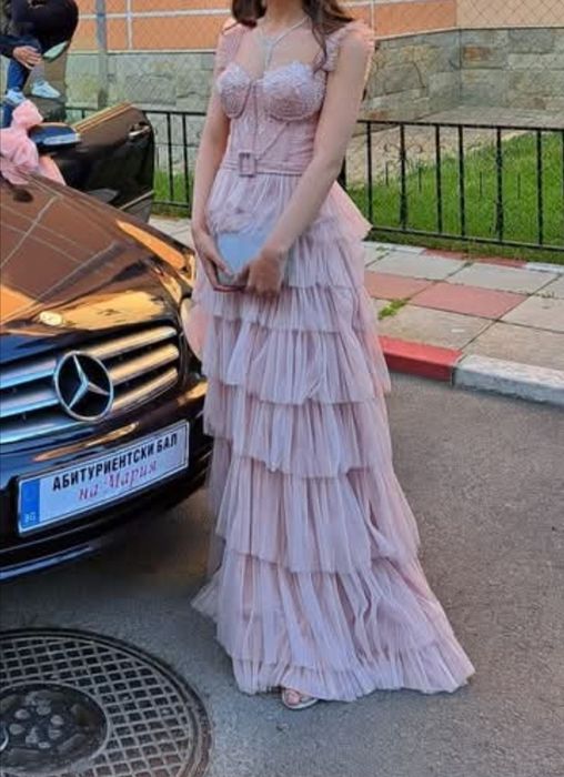 Абитуриентска рокля