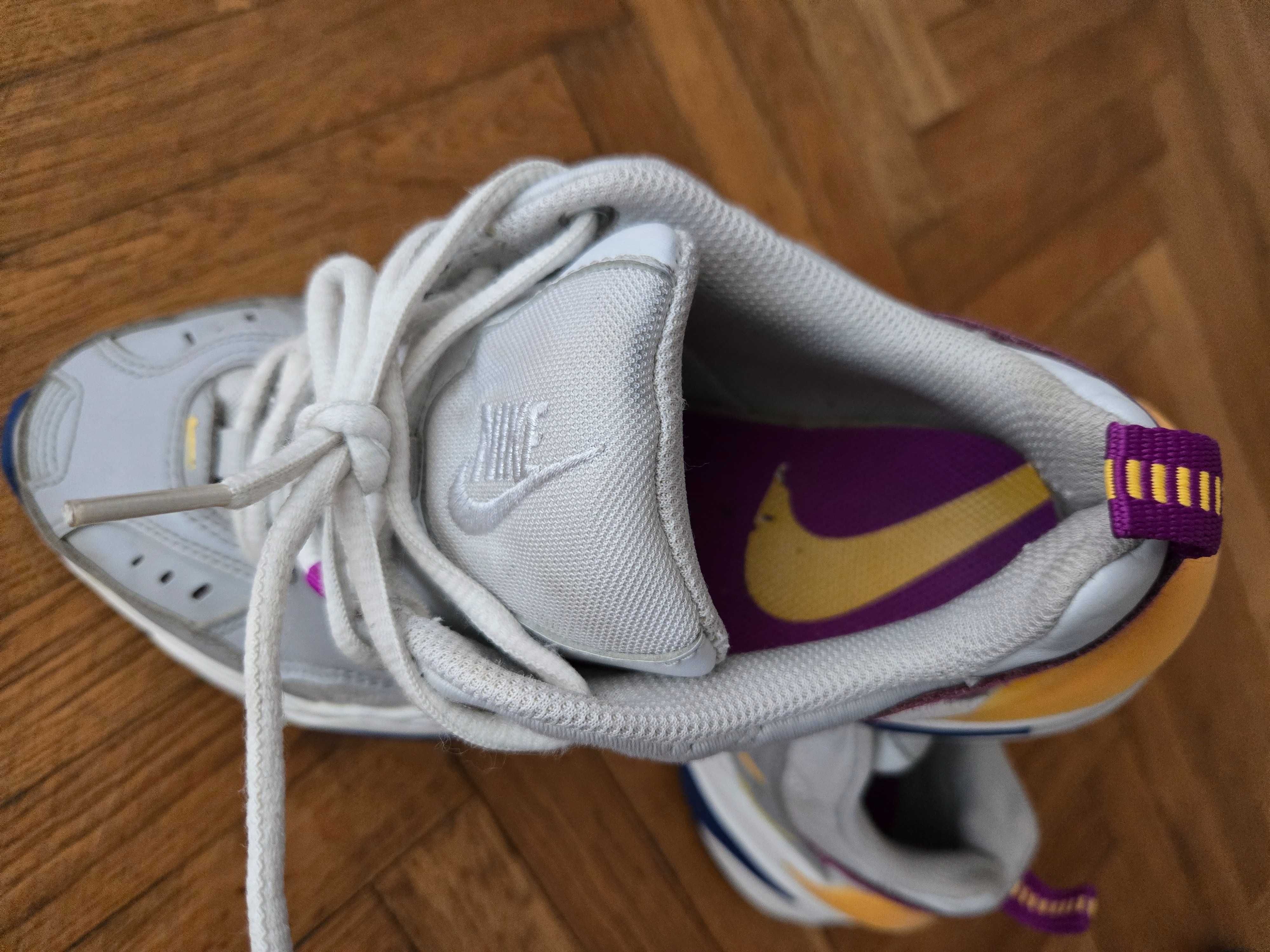 Маратонки NIKE - оригинални