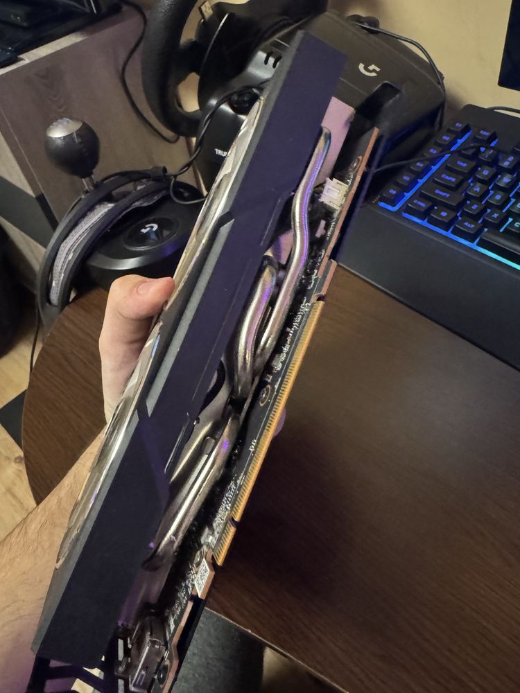 Видо карта Radeon rx 6650 xt