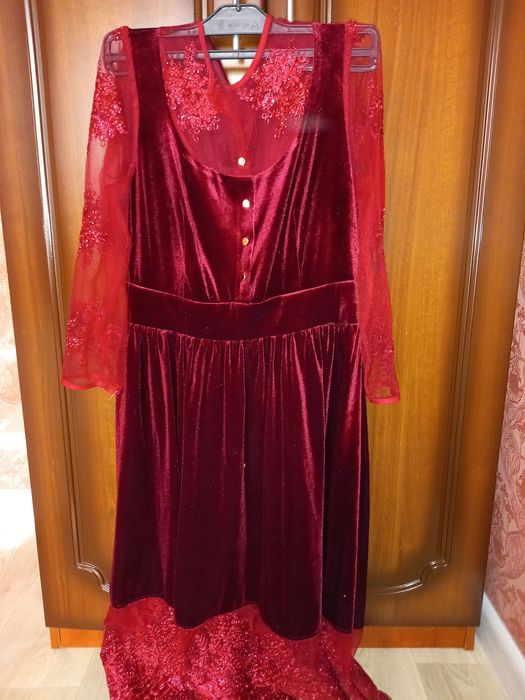 Көйлек сатылады.