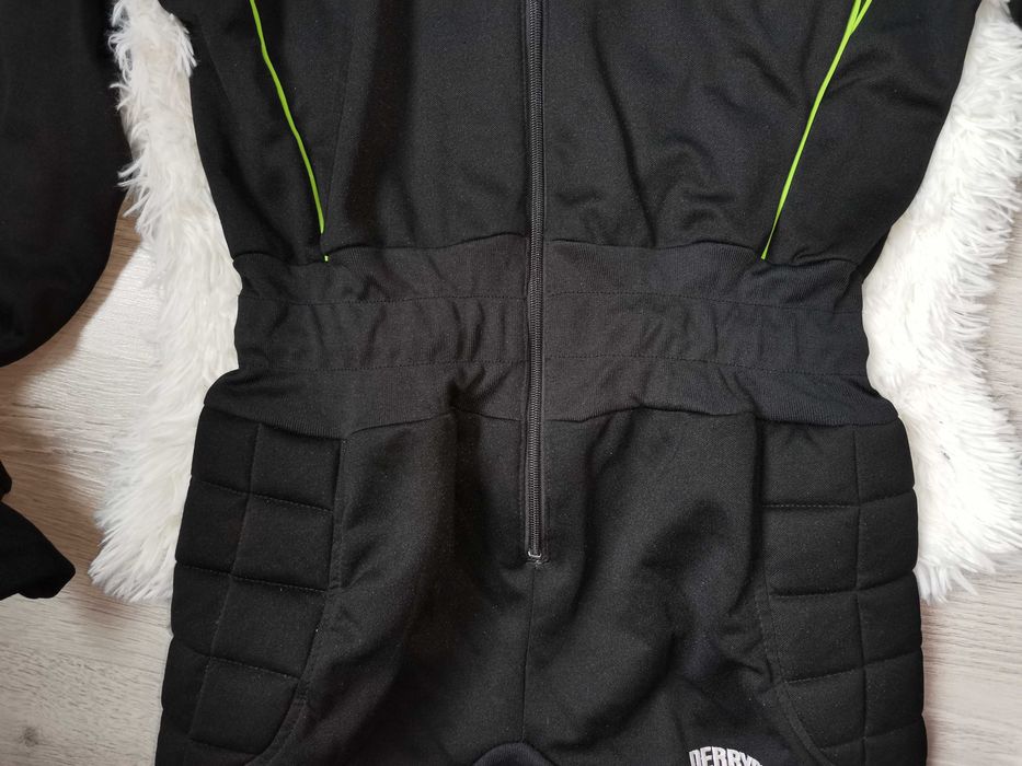 Футболен гащеризон размер л 10 лв