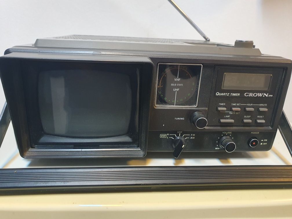 Radio cu TV televizor CROWN Model 536TVLCD Made in Japan in stare buna