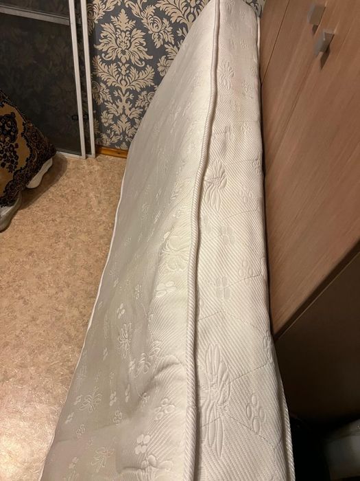 Матрас БУ продам