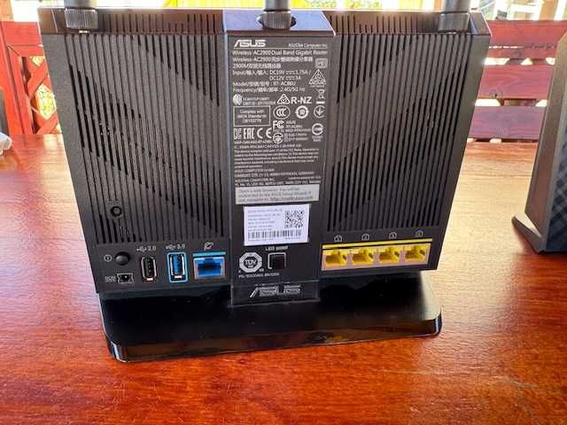 Router Asus RT-AC86U plus 2xRT-AC68U sistem mesh
