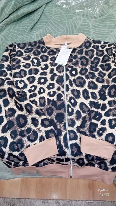 Дамски суитшър нов