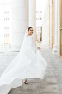 Классическое свадебное платье из плотного атласа 46-48 размер