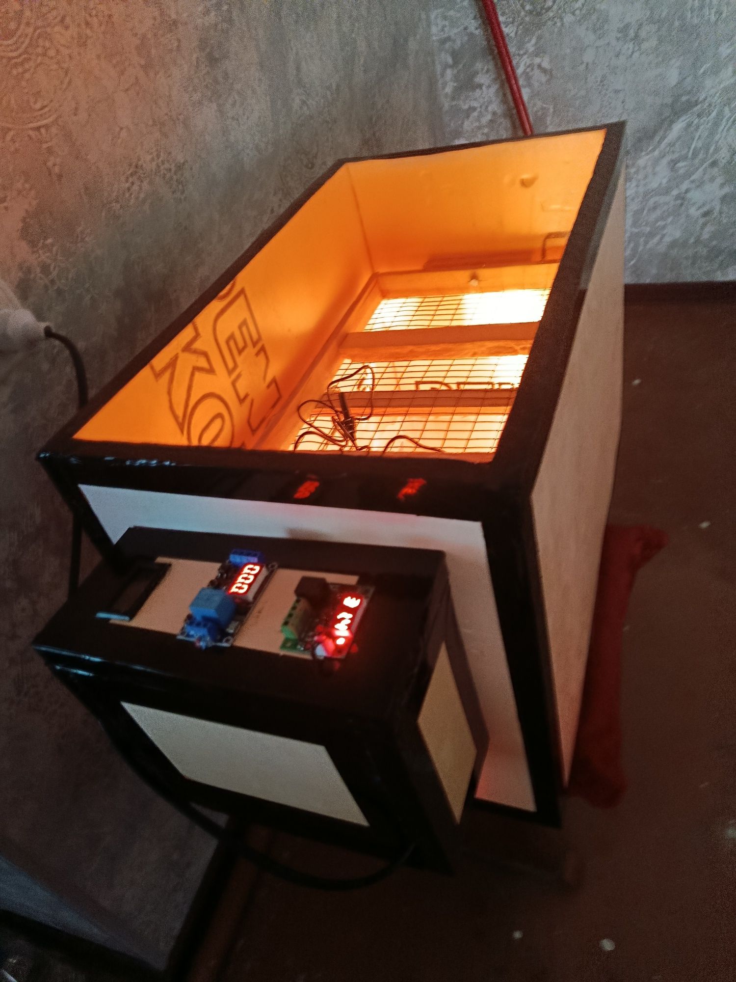 INKUBATOR 100 tali avtamat