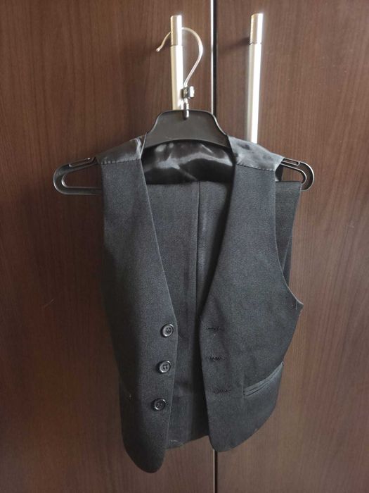 Costum, (sacou, vestă, pantaloni) baieți 4-6 ani.
