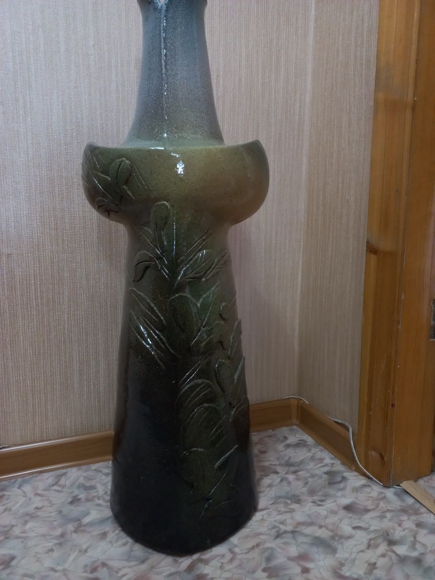 Продаётся керамическая напольная ваза