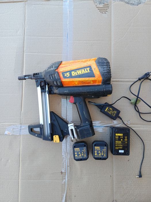Dewalt pistol cuie pt beton